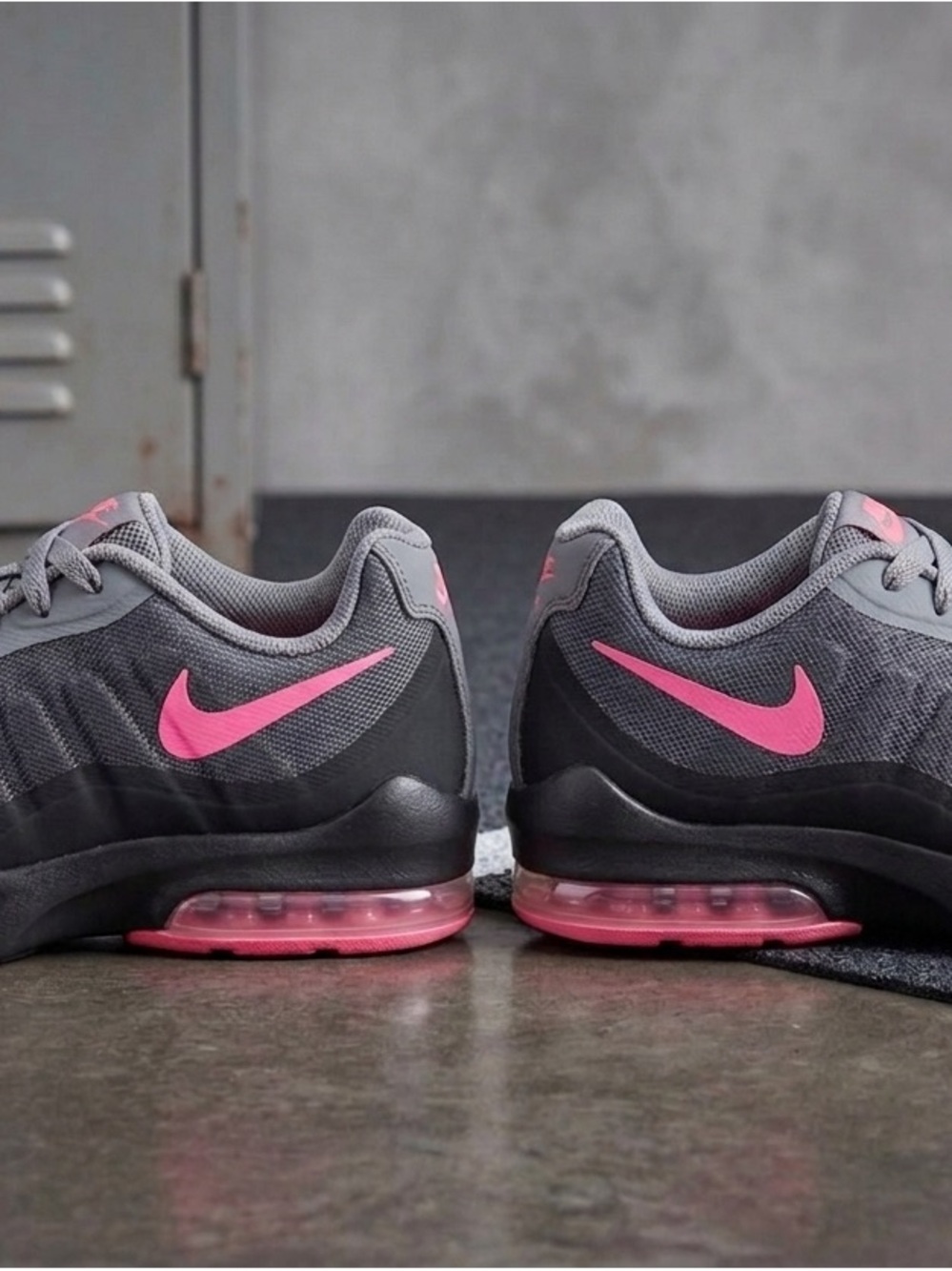 Nike Women's Gray and Pink Air Max Sneakers